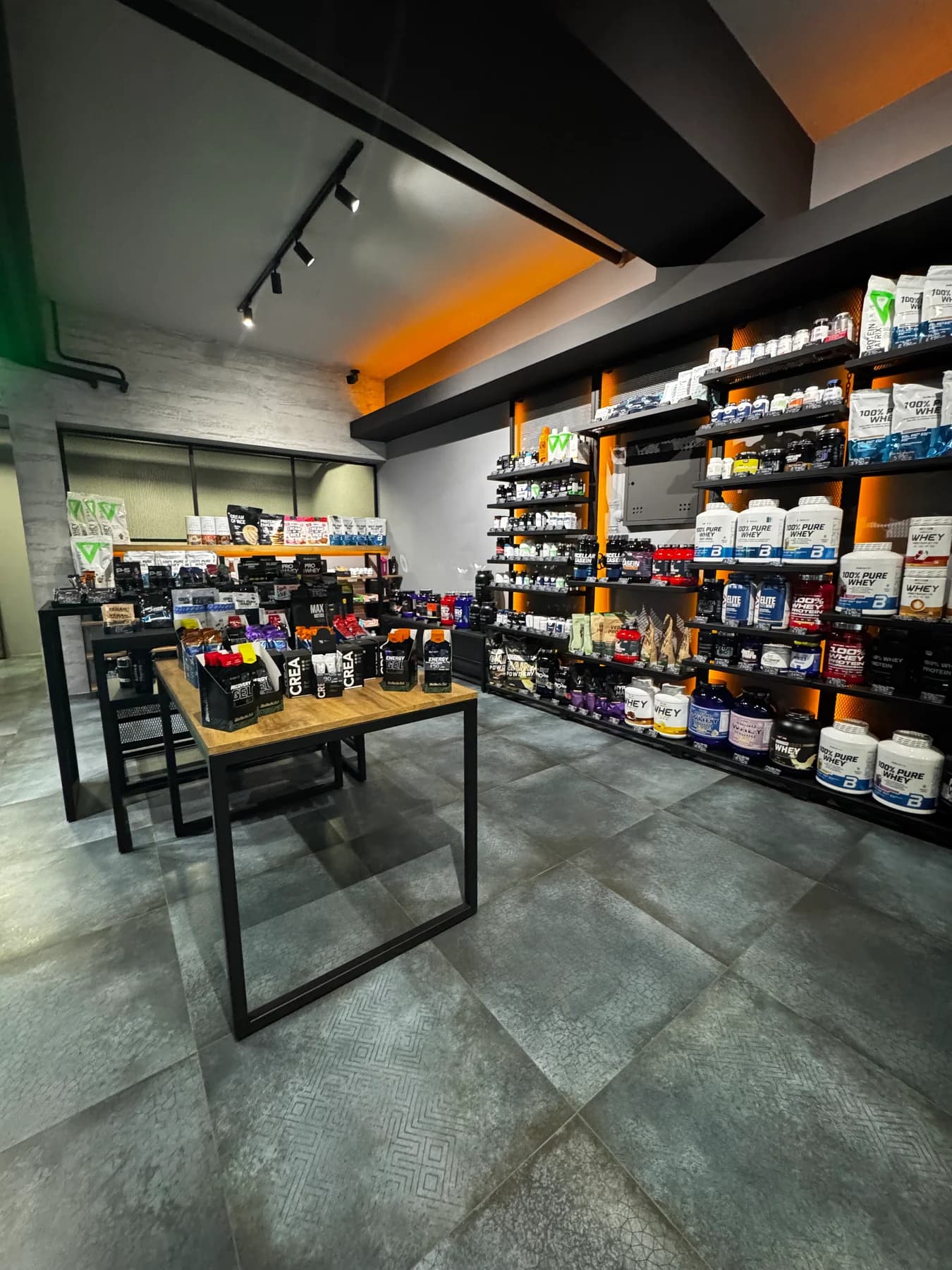 Ponuda suplemenata u Titan Premium radnji